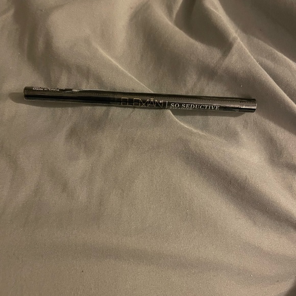 NIB Eleman Beauty full size lip liner in So Seductive - Picture 3 of 3